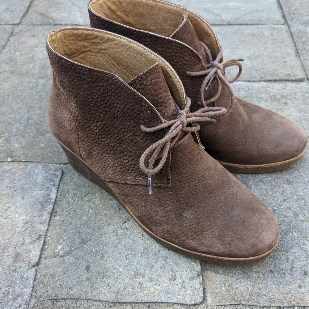 Lucky Boots - Picture 3 of 7